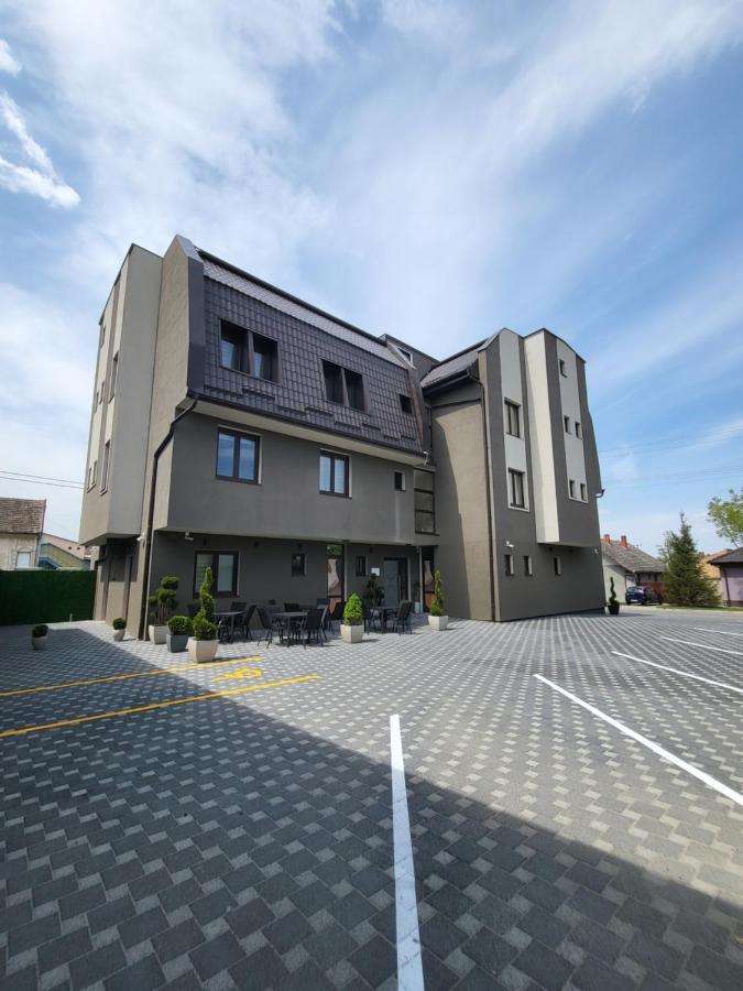 Garni Hotel Imperium Subotica Esterno foto